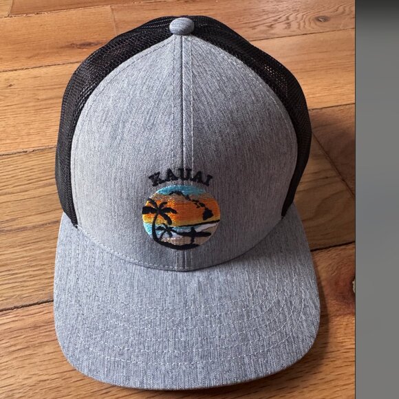 Kauai Outdoor Cap – Solid Trucker Hat (Gray/Black Mesh, Limited Edition) - Picture 1 of 4